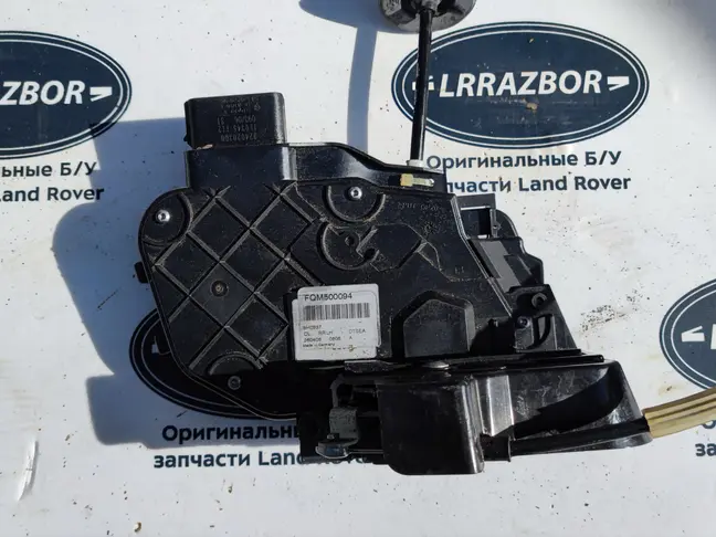Замок двери задней левый Range Rover Sport L320
