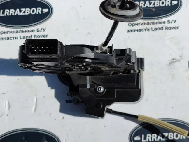 Замок двери задней левый Range Rover Sport L320