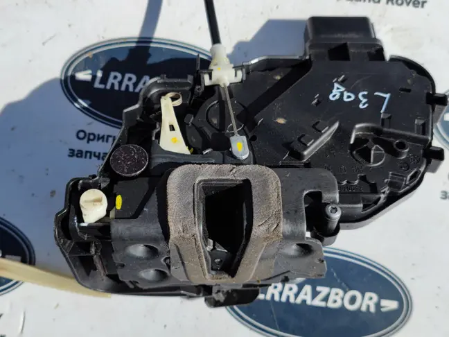 Замок двери задней левый Range Rover Sport L320