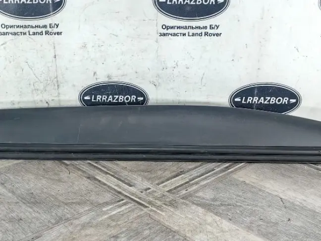 Молдинг передний правый  Range Rover Sport L320