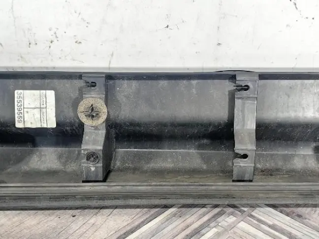 Молдинг передний правый  Range Rover Sport L320