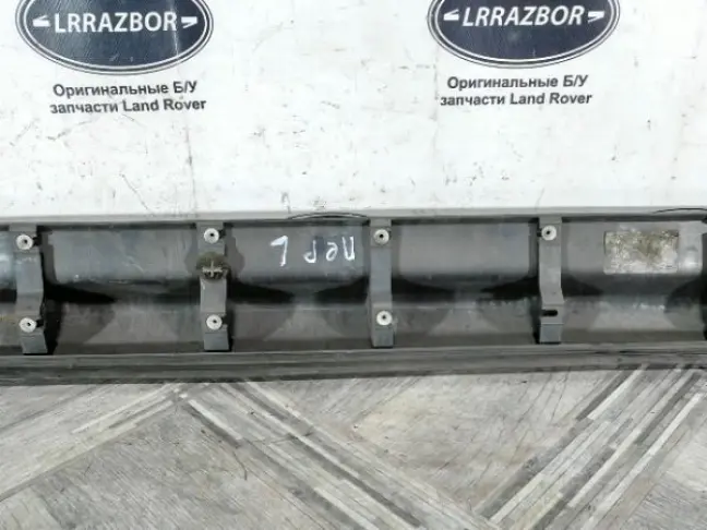 Молдинг передний левый  Range Rover Sport L320