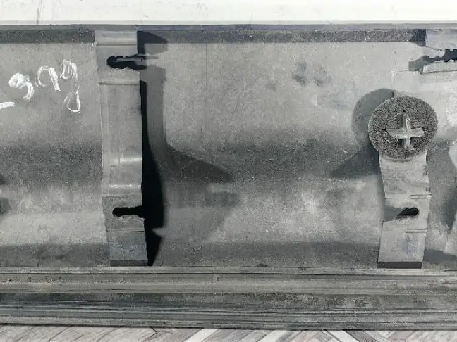 Молдинг двери задний левый  Range Rover Sport 320