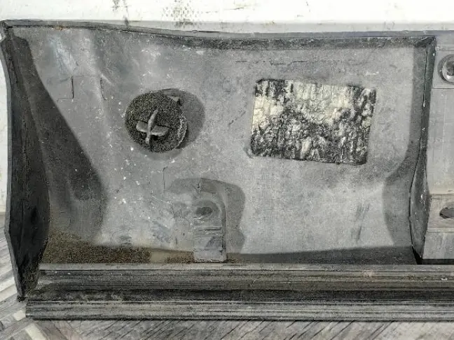 Молдинг двери задний левый  Range Rover Sport 320