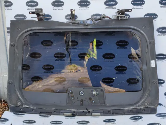 Стекло крышки багажника Range Rover Sport L320