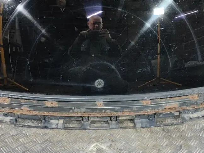 Стекло крышки багажника Range Rover Sport L320