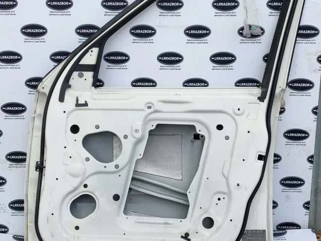 Дверь передняя правая Range Rover Sport L320 05-12