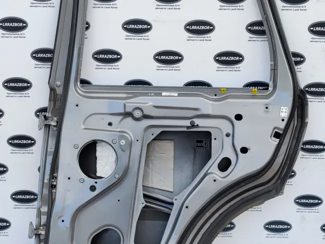 Дверь задняя правая Range Rover Sport L320 05-12