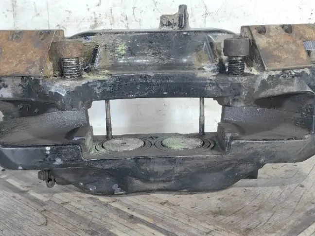 Суппорт правый передний Range Rover 3 L322 4 порш