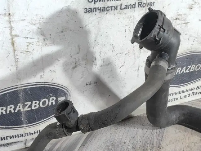 Патрубок охлаждения верх Range Rover 4.4 L322 M62