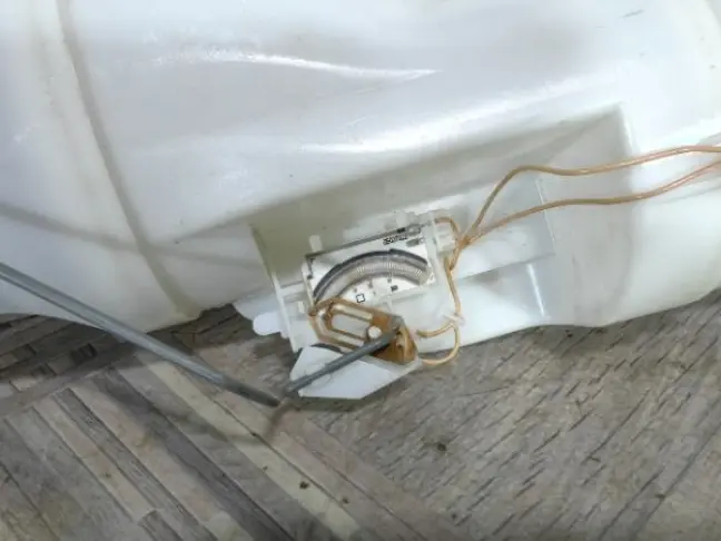 Насос топливный в бак Range Rover 3 L322 4.4 M62