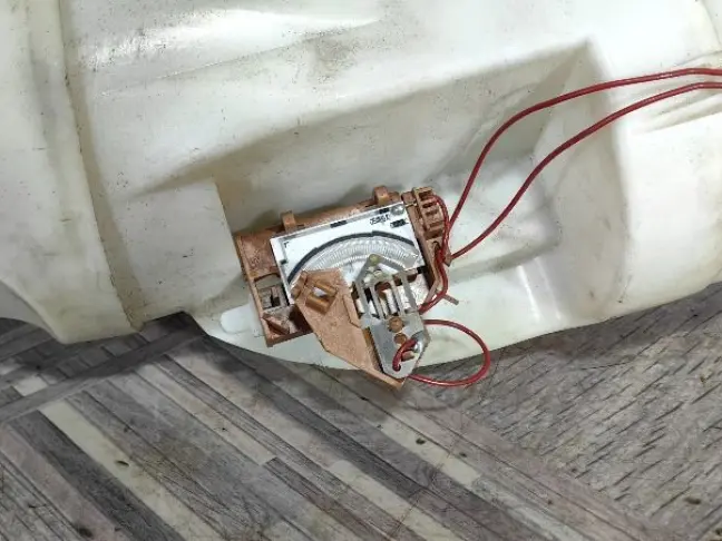 Насос топливный в бак Range Rover 3 L322 4.4 M62