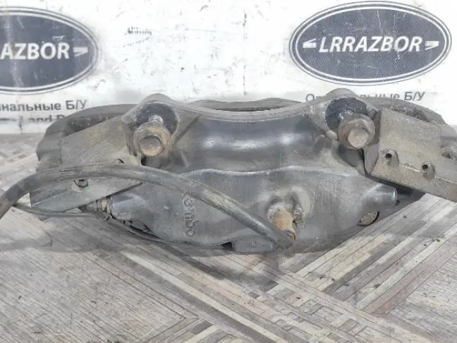 Суппорт левый передний Range Rover 3 L322