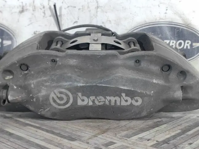 Суппорт левый передний Range Rover 3 L322