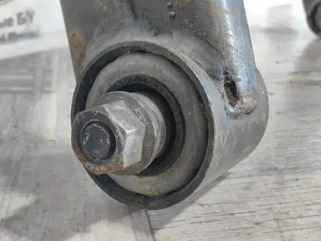 Рычаг задний правый нижний Range Rover L322 02-12