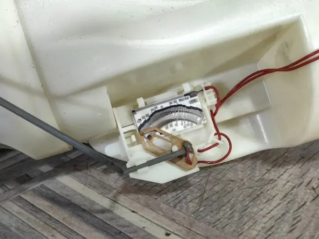 Насос топливный в бак Range Rover 3 L322 4.4 M62