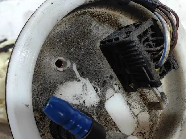 Насос топливный в бак Range Rover 3 L322 4.4 M62