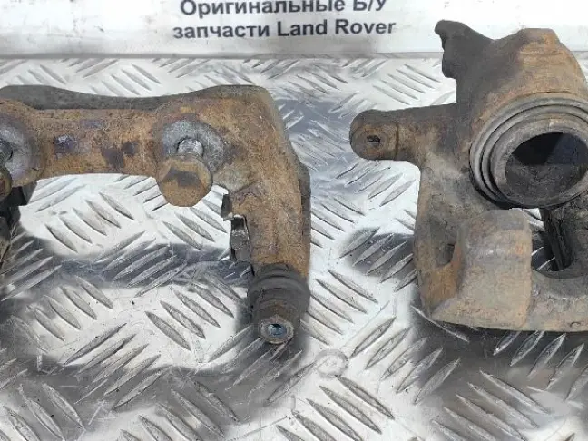 Суппорт задний левый Range Rover L322 3.6 4.2