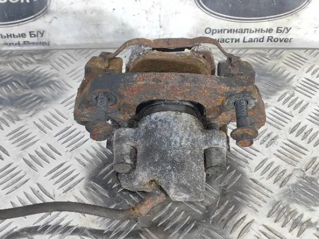 Суппорт передний левый Range Rover L322 4.4 M62