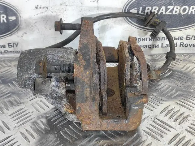 Суппорт передний левый Range Rover L322 4.4 M62