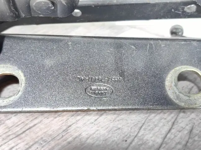 Петли капота Land Rover Freelander 2 2.2