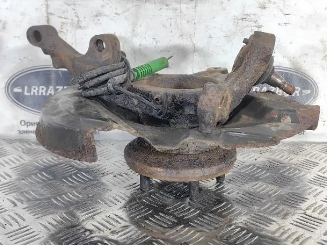 Кулак передний правый Range Rover L322 02-09