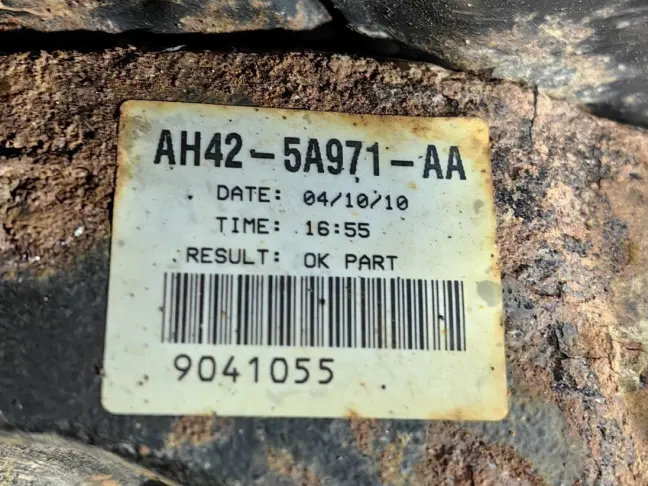 Кулак задний левый Range Rover 3 L322 09-12