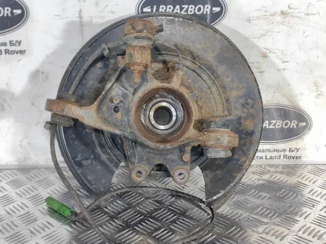 Кулак задний левый Range Rover 3 L322 09-12