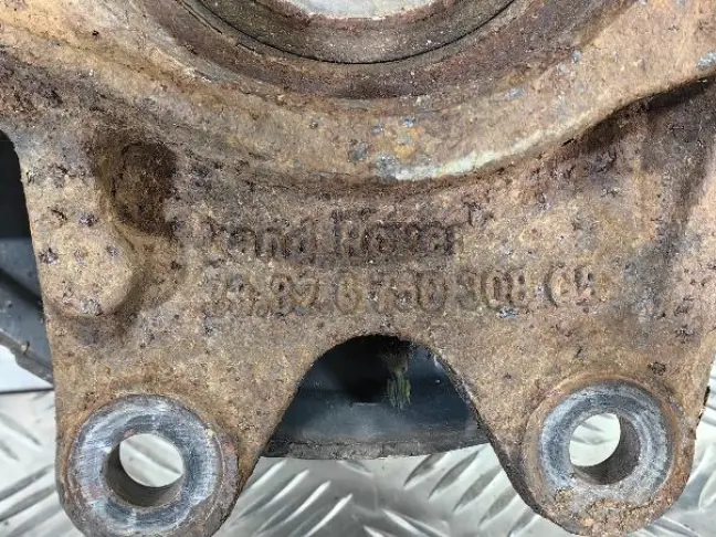 Кулак задний правый Range Rover 3 L322 09-12