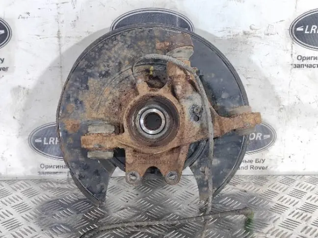 Кулак задний правый Range Rover 3 L322 09-12