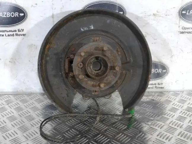 Кулак задний правый Range Rover 3 L322 09-12