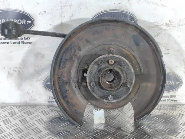 Кулак задний правый Range Rover 3 L322 09-12