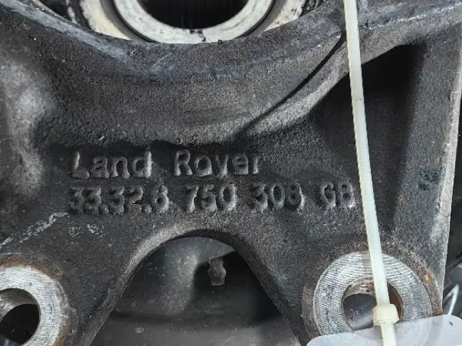 Кулак задний правый Range Rover 3 L322 09-12