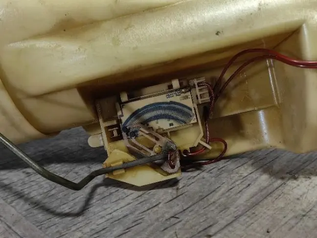 Насос топливный в бак Range Rover 3 L322 4.4 M62