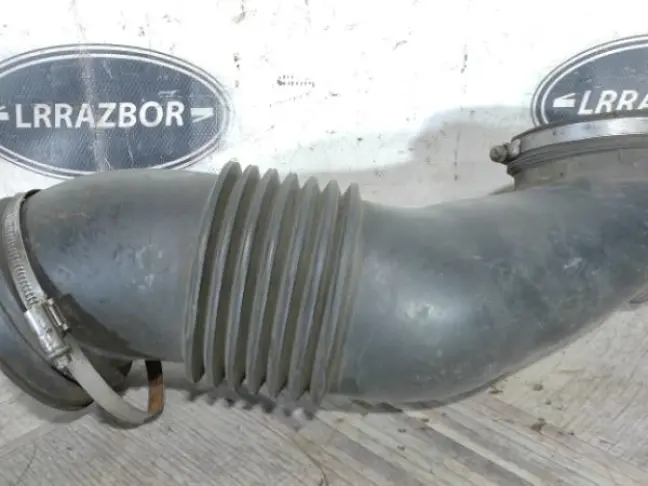 Патрубок воздушный Range Rover 4.4 L322 M62