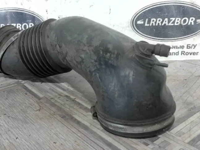 Патрубок воздушный Range Rover 4.4 L322 M62