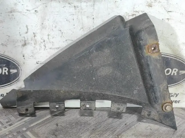 Треугольник подкрылка правы Range Rover L322 05-12: фото #1