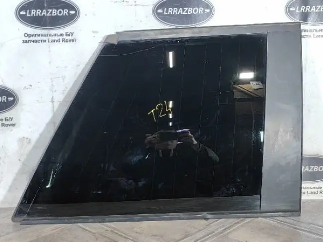 Стекло кузовное глухое правое Range Rover L322 02+
