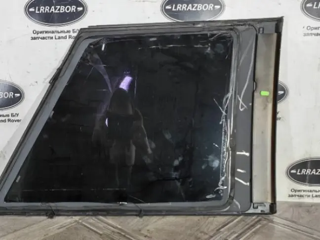 Стекло кузовное глухое левое Range Rover L322 02+