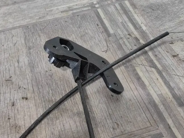 Трос капота Range Rover 3 L322 02-12