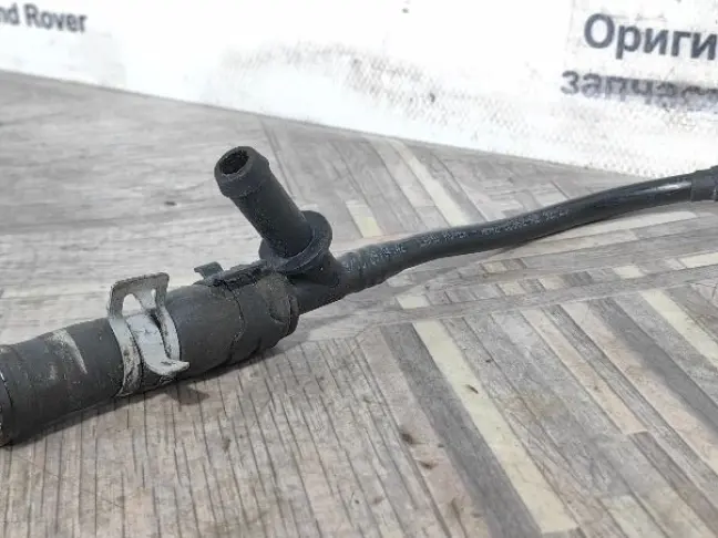 Патрубок системы охлаждения Range Rover 3 L322 5.0: фото #2