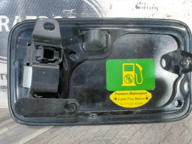 Лючок бензобака Range Rover 3 L322 2009-2012: фото #4