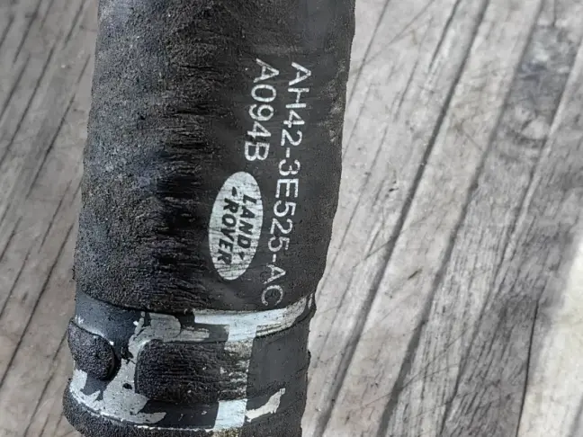 Патрубок ГУР от бачка Range Rover 3 L322 5.0 508PS: фото #4