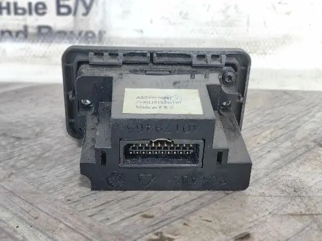 Разъем USB в консоль Range Rover 5.0 510: фото #2