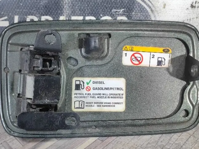 Лючок бензобака Range Rover 3 L322 2009-2012: фото #3