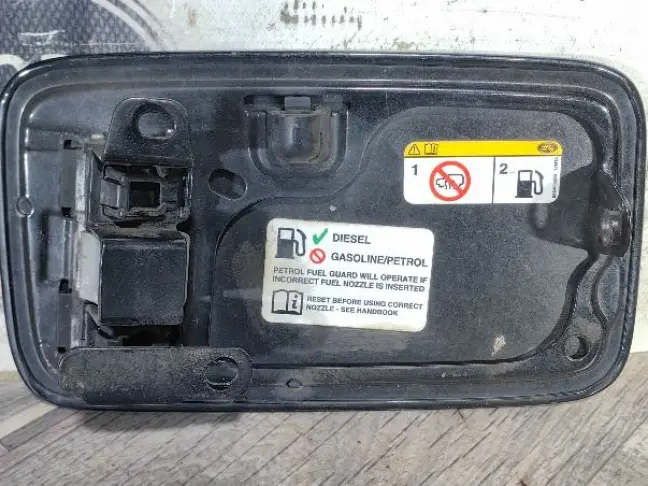 Лючок бензобака Range Rover 3 L322 2009-2012: фото #4