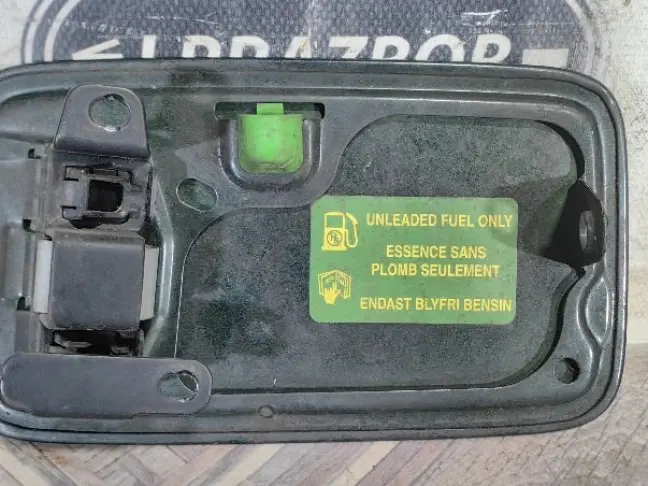 Лючок бензобака Range Rover 3 L322 2009-2012: фото #3