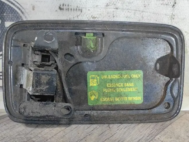 Лючок бензобака Range Rover 3 L322 2009-2012: фото #4