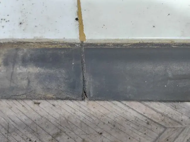 Молдинг переднего левого крыла Range Rover L322: фото #5