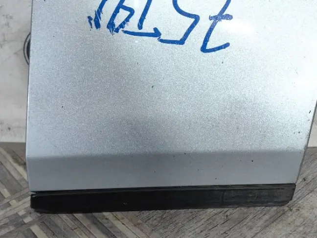 Молдинг переднего правого крыла Range Rover L322: фото #3